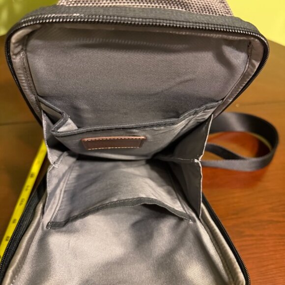 Tumi sling bag - Picture 2 of 5